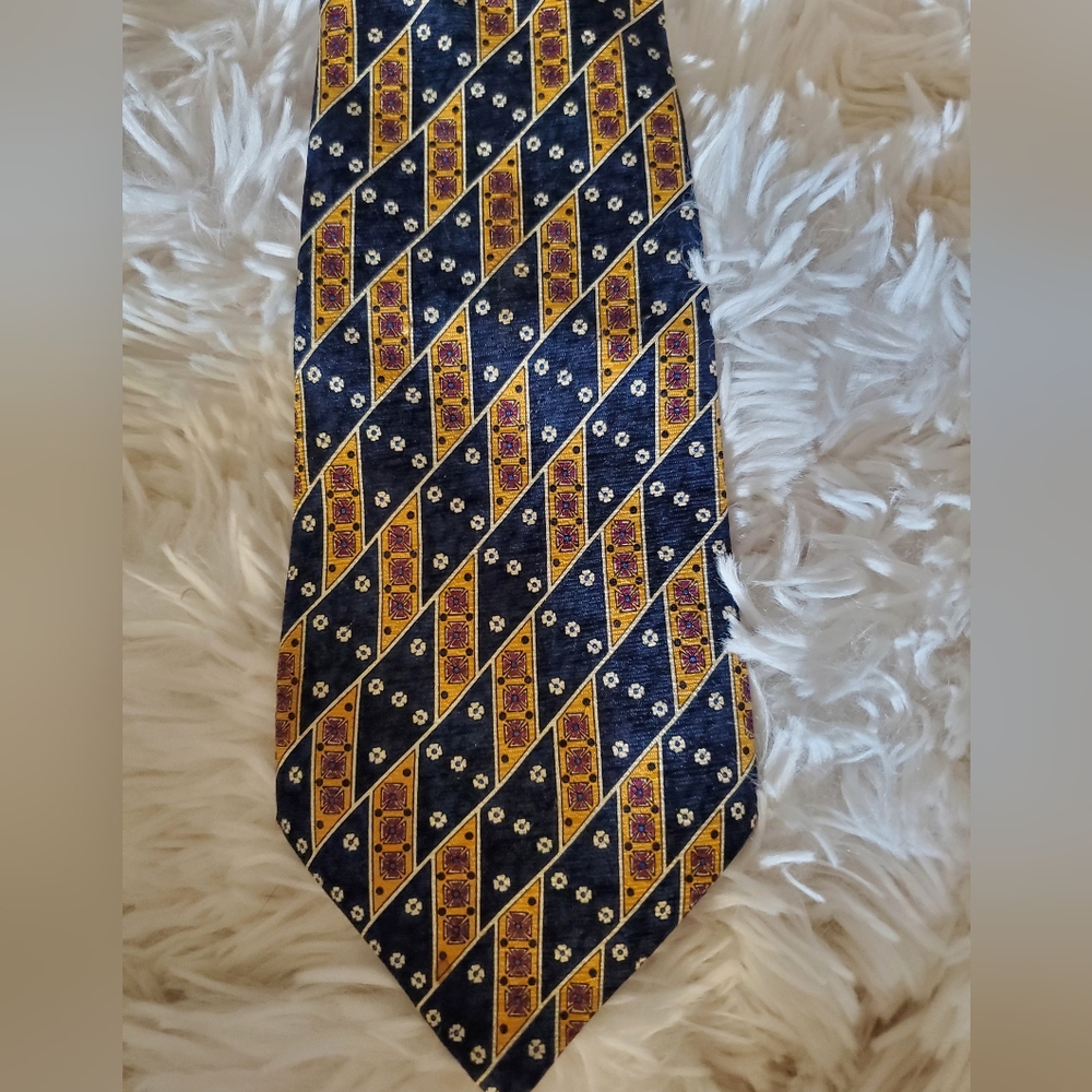 The Custom Shop 100% silk tie made in the USA
